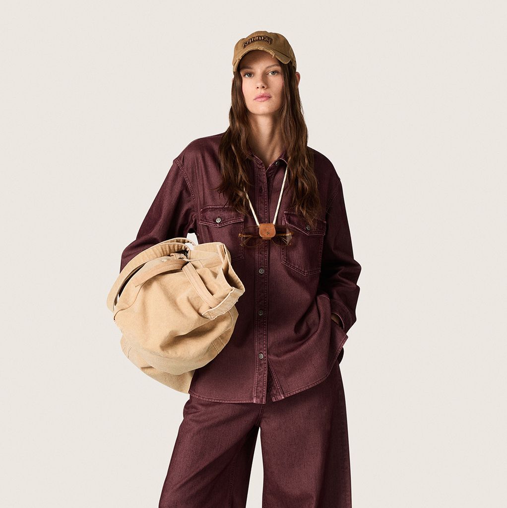 emale-models-wearing-bordeaux-pants-and-shirt"